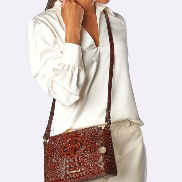 🐩Wonderful Brahmin Carrie Sand Dune Melbourne Croc Embossed Leather Crossbody! - Picture 16 of 16